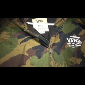 Camouflage windbreaker